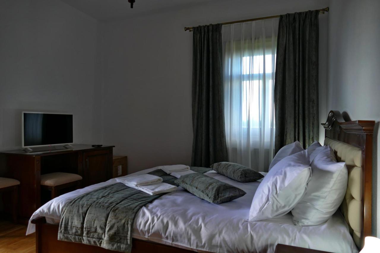Agropensiunea Alex Aparthotel 3*